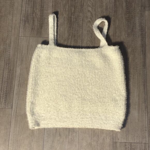 Willow & Wind Eyelash Knit Ivory Crop Top Size Medium. Fuzzy Top - Picture 3 of 4